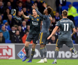 Leicester thắng trận đầu tiên sau vụ rơi máy bay của ông Vichai