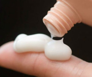 Có thuốc trị hẹp bao quy đầu?