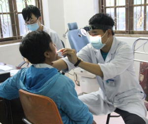 Thiếu niên 16 tuổi mắc ung thư, nguyên nhân là do thói quen hàng ngày của ông và bố