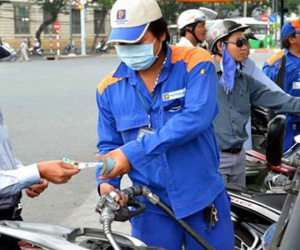 Giá bán xăng quá thấp gây bất ổn thị trường Việt Nam?