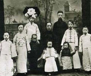 Cuộc đời khác xa lẽ thường của Cách Cách cuối cùng triều Thanh và câu nói đầy bất ngờ trước lúc chết
