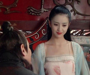 'Học lỏm' bí kíp phòng the của Hoàng hậu 'kỹ nữ' khiến vua điên đảo, mê mệt