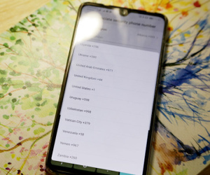 Huawei bị tố 'gây khó' cho người dùng Việt Nam