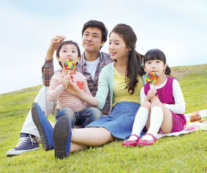 Ông bố gây xôn xao với câu 'vợ chồng nên quan tâm nhau nhiều hơn con'