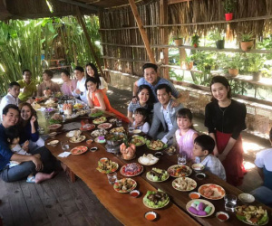 Đại gia đình 'Gạo nếp gạo tẻ' hội ngộ không thiếu một ai nhưng khán giả choáng váng vì sự xuất hiện của hàng loạt nhân vật lạ