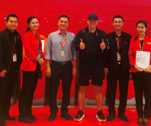 Đến TP HCM, du khách Mỹ bỏ quên hơn 233 triệu đồng trên máy bay