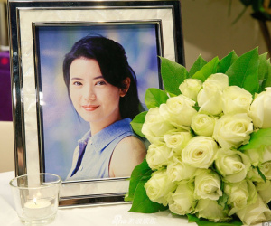 Tiếng hét ở tang lễ Lam Khiết Anh và sự dơ bẩn của showbiz Hong Kong