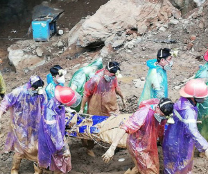 Tìm thấy một thi thể phu vàng sau 7 ngày kẹt trong hang ở Hòa Bình