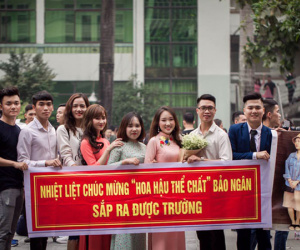 Đội sổ môn... cầu lông, nữ sinh bị lũ bạn troll tặng băng rôn đề danh hiệu 'Hoa hậu thể chất'