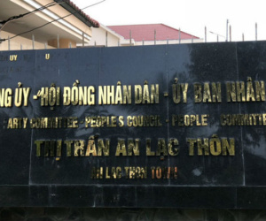 Bí thư thị trấn đối mặt nguy cơ mất chức vì tự ý đi nước ngoài