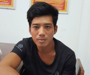 Đề thử ôtô của người khác, thấy nổ máy liền... chạy luôn