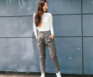 Đừng ngại diện áo thun dáng ôm bởi vẻ ngoài của các nàng trông sẽ trẻ trung, quyến rũ hơn hẳn đấy!
