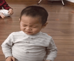 Lũ trẻ mắt mũi nhắm tịt ngồi thiền rất say sưa, dân mạng lại cười bò khi soi biểu cảm từng bé