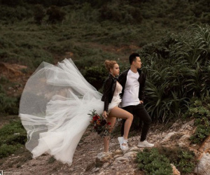 Lại thêm một bộ ảnh cưới khá sốc, cô dâu có thân hình bốc lửa táo bạo khoe vòng 3 nóng bỏng