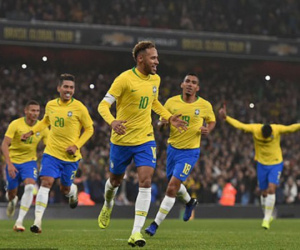 Clip: Ghi bàn từ chấm 11m, Neymar giúp Brazil nối dài mạch thắng