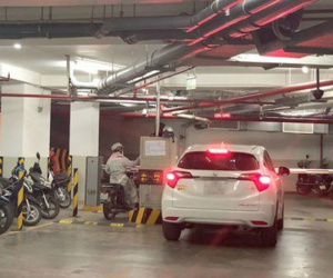 Giá gửi ô tô tăng gấp 5 lần: Méo mặt với 4 bánh
