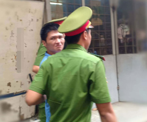 Con nhận án tử vì giết 'vợ' man rợ, mẹ khóc nhớ ngày quét rác nuôi con
