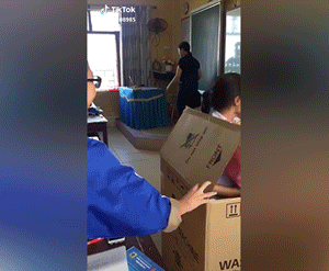 Màn tặng quà 20/11 'fail' nhất từ trước đến nay nhưng cư dân mạng lại đồng loạt thả tim vì quá đáng yêu