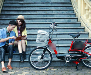 Thanh niên 26 tuổi có đầy đủ ô tô, xe SH nhưng đi xe điện để thử lòng bạn gái và cái kết dễ đoán