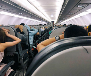 Video: Hành khách hoảng loạn, la hét khi máy bay Vietjet gặp sự cố phải hạ cánh khẩn cấp