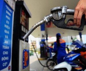 Xăng có thể giảm tới 1.500 đồng mỗi lít vào ngày mai