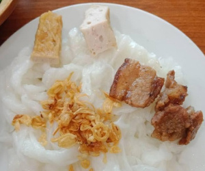 Bực bội vì đĩa bánh cuốn 35k như 10k, cô gái lên mạng cảnh báo cộng đồng mạng đừng ghé quán nữa