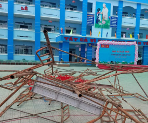 Nguyên nhân chính thức vụ sập giàn giáo trong lúc làm lễ 20/11, khiến 25 học sinh bị thương ở Sài Gòn