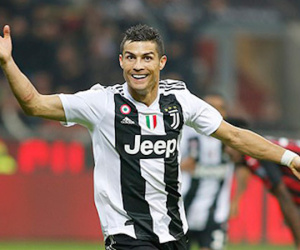 Trước Juventus, Milan từng suýt mua Ronaldo