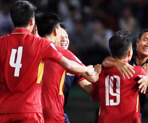 HLV Mai Đức Chung: 'ĐT Việt Nam nên đánh phủ đầu'