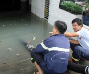 Hàng loạt hầm tòa nhà, chung cư ở Sài Gòn ngập nước