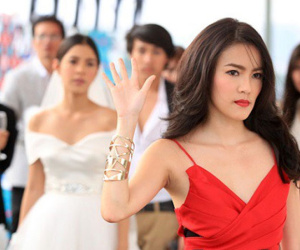 Màn trả thù ngọt ngào khiến gã chồng cũ và bạn thân lặng người ngay trong lễ thành hôn