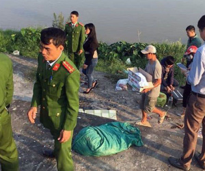 Người bới rác tìm thấy thi thể bé trai sơ sinh bọc trong túi nilon ở Nam Định