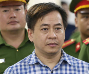 Ông Trần Phương Bình và Vũ 'nhôm' hầu tòa vụ Ngân hàng Đông Á
