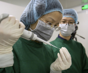 Trung Quốc điều tra cuộc thí nghiệm tạo em bé biến đổi gen