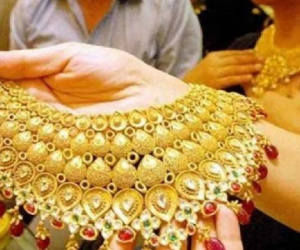 Giá vàng hôm nay 28/11: Chờ quyết định lớn, sự nguy hiểm của vàng