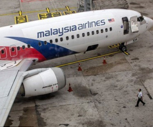 Thân nhân hành khách MH370 công bố tìm thấy mảnh vỡ của máy bay