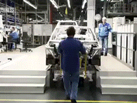 Video: Bên trong nhà máy với 'đội quân' robot của BMW