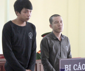 Bé gái 13 tuổi sinh con, hai người đàn ông vào tù