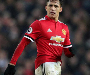 Đã tìm ra lý do Sanchez bị Mourinho loại khỏi đội hình dự Champions League