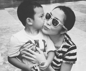 Lần đầu tiên, Tăng Thanh Hà phô bày toàn bộ cuộc sống của “bà mẹ bỉm sữa” với công chúng