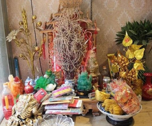 Sáng lẩm nhẩm bài khấn Thần Tài này trưa tiền ùa vào như vũ bão, lãi bạc tỉ
