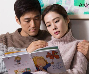 Lấy ảnh vợ sắp cưới ra cho bạn thân xem, tôi lặng người với những gì cậu ấy tiết lộ
