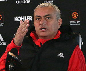 Mourinho cay đắng thừa nhận M.U khó mua cầu thủ giỏi