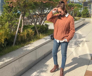Dễ mặc và chắc chắn sẽ đẹp chính là bộ đôi áo len + quần jeans với 4 cách mix & match xinh miễn bàn này