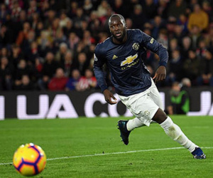 Man Utd bị chia điểm dù Lukaku ghi bàn trở lại