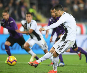 Ronaldo ghi bàn trận thứ ba liên tiếp ở Serie A