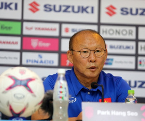 Thắng Philippines, HLV Park Hang-seo vẫn không hài lòng với Công Phượng và Đức Chinh