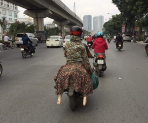 Cư dân mạng cười ngất vì đi qua 'nữ ninja' mà ngỡ 'người lợn' giữa phố