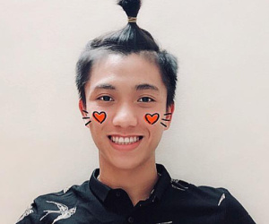 Những 'gạch đầu dòng' siêu đáng yêu về Phan Văn Đức: Thánh ngơ, nghiện vuốt tóc, selfie 1001 kiểu như 1