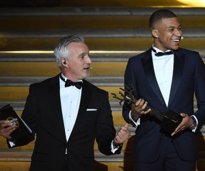 Kylian Mbappe nhận giải thưởng Quả bóng Vàng U21